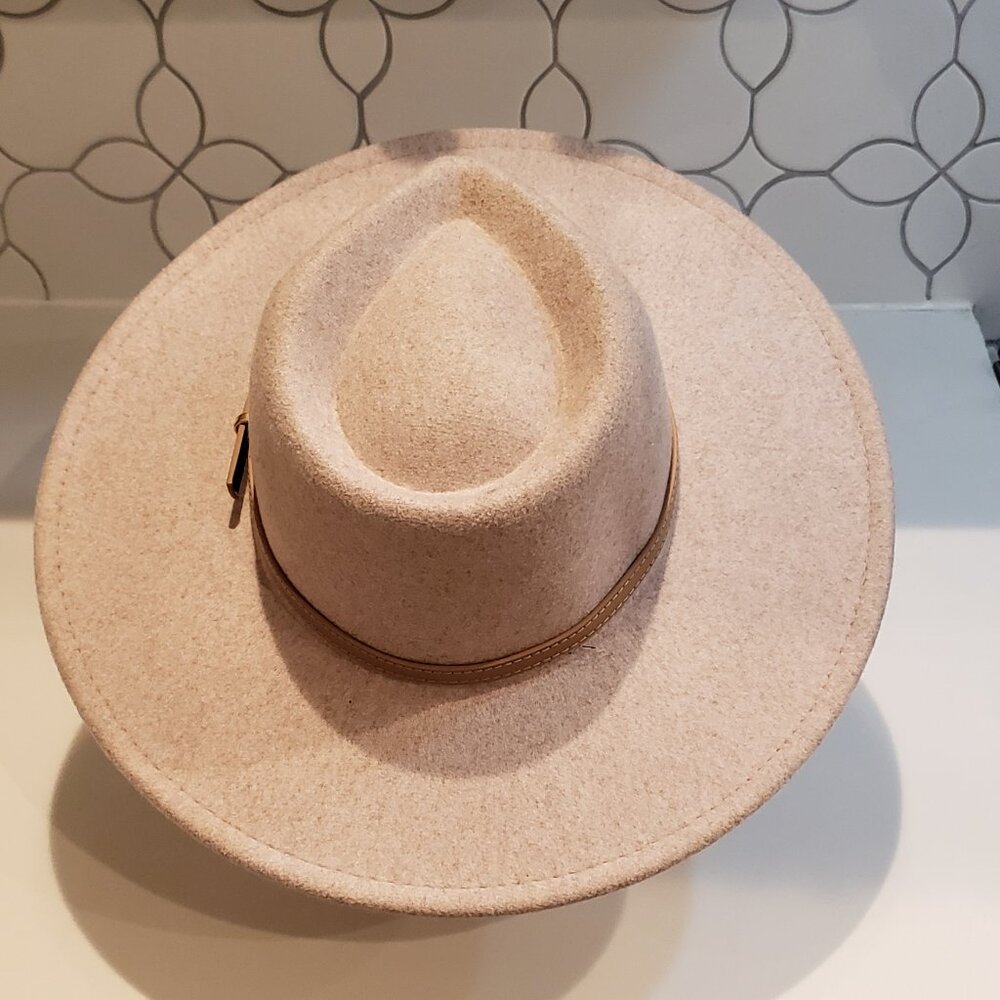 Light Tan Cowboy Style Felt Hat with Buckle Band